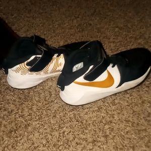 Team hustle nikes size 3
